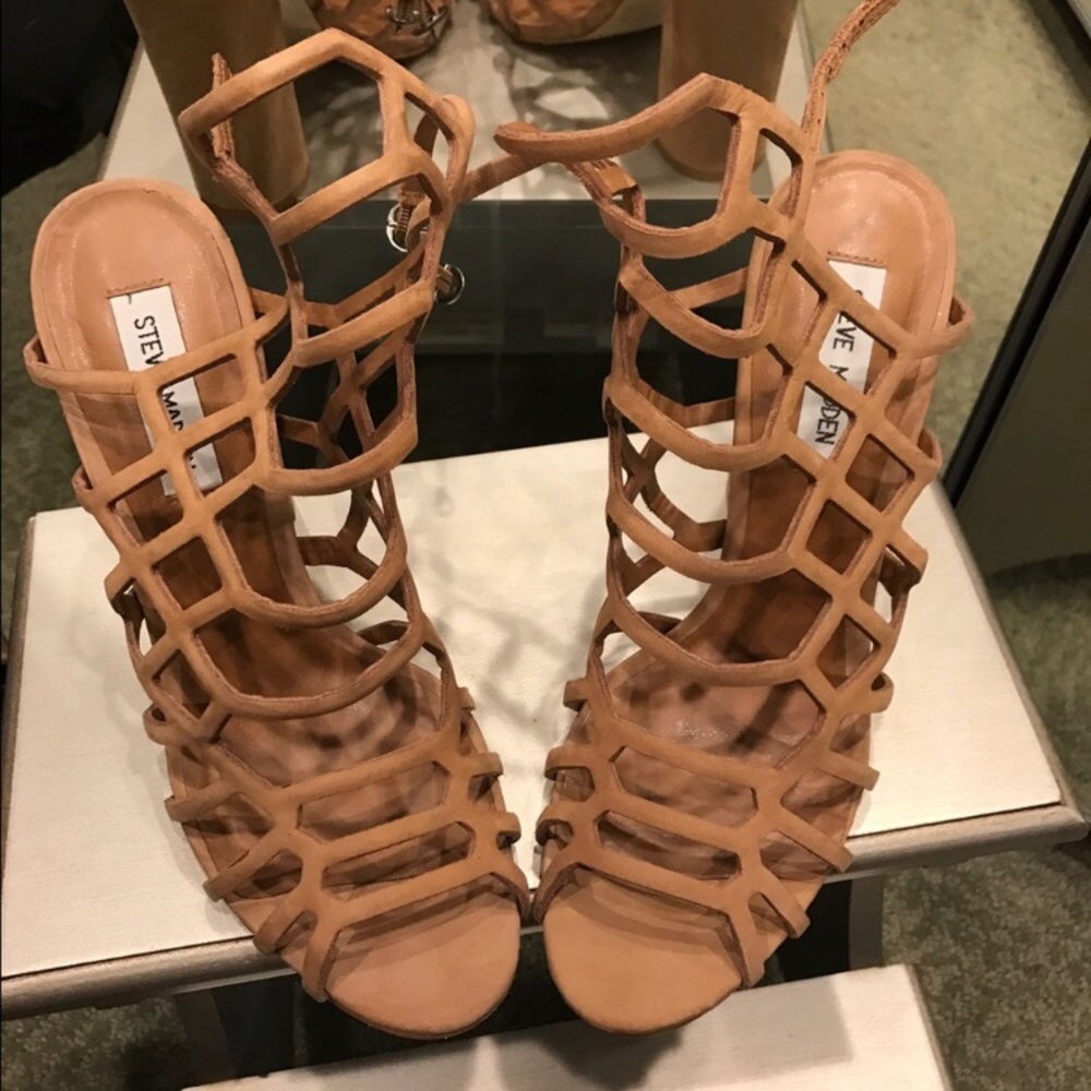 Steve Madden Skales 9.5