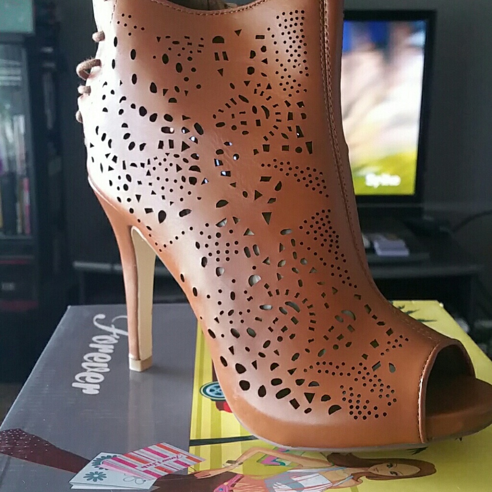 Cutout booties