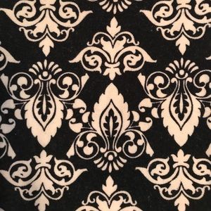 NWOT LulaRoe OS Leggings in Black & Cream Print