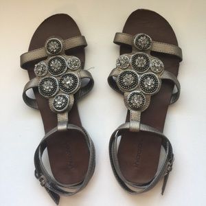 Xhilaration sandals