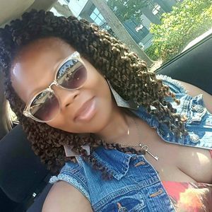 Meet your Posher, Malika