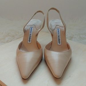Manolo Blahnik Carolyne Nude Slingback