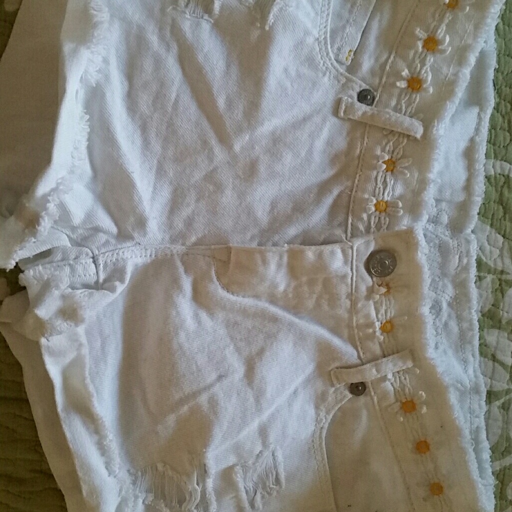 Cute Distressed White Sunflower Shorts