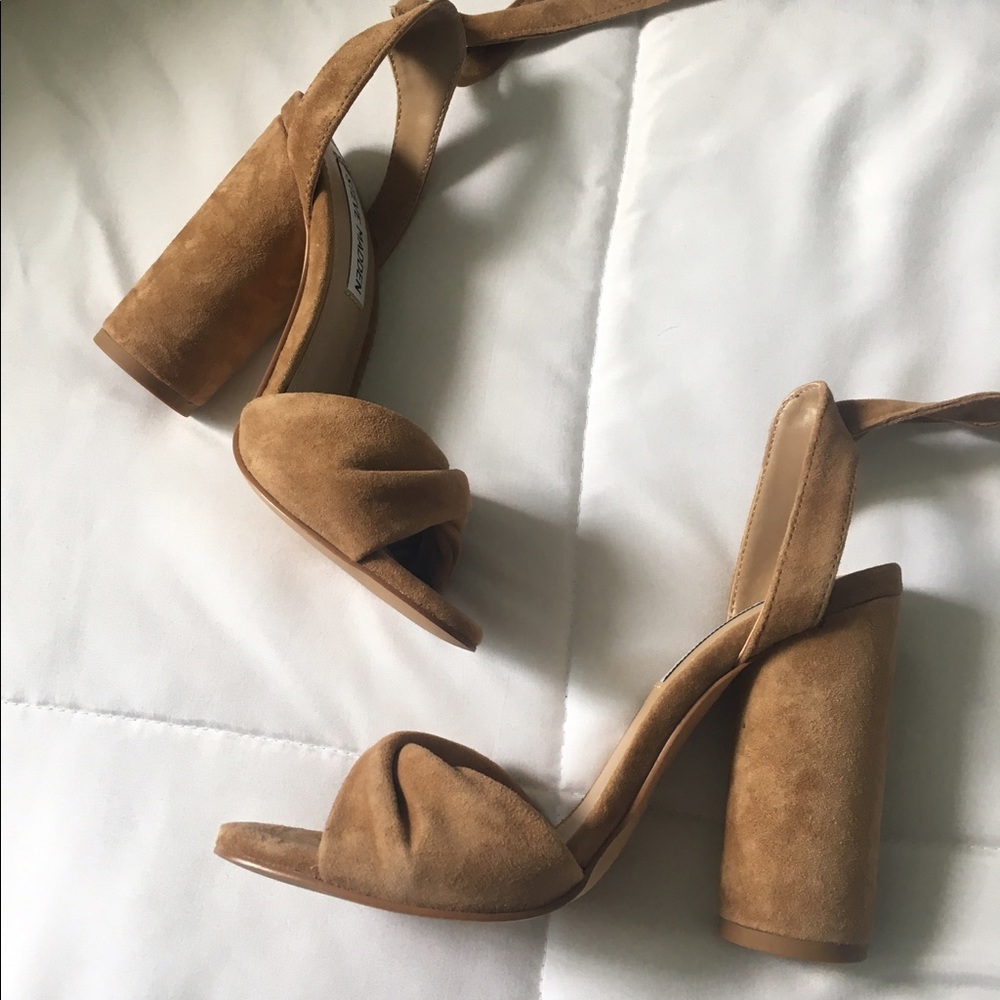 SOLD | Steve Madden Clary heel - Camel size 5.5