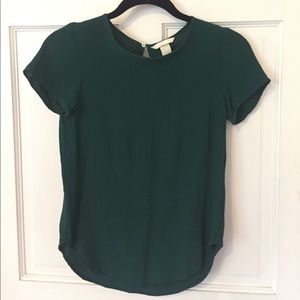 Keyhole back green top