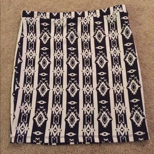 ⚡️$5 sale⚡️or 5/$8! Rue21 Aztec skirt