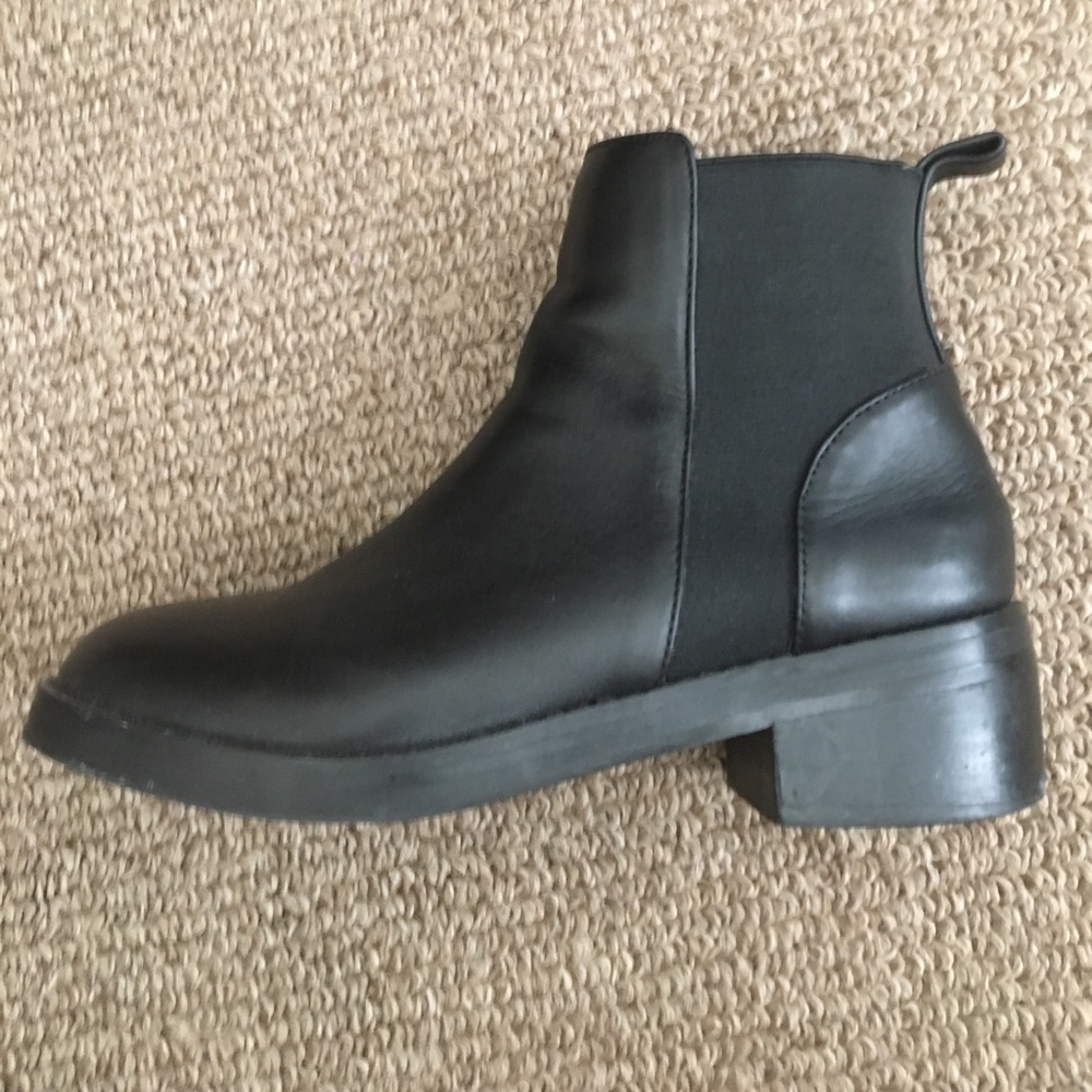 Steve Madden Chelsea boots