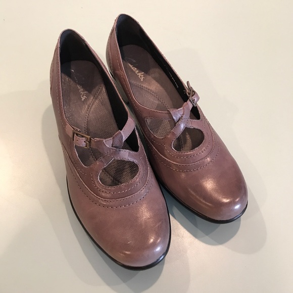 Clarks Shoes - NWOT Gray Clarks Dress Shoes