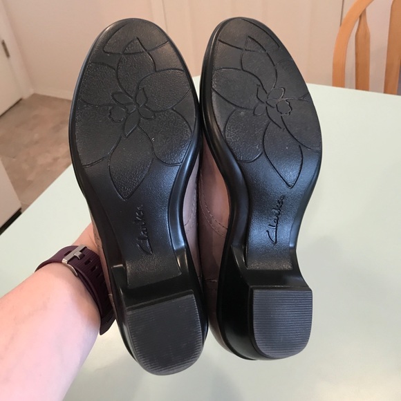 NWOT Gray Clarks Dress Shoes - Picture 7 of 7