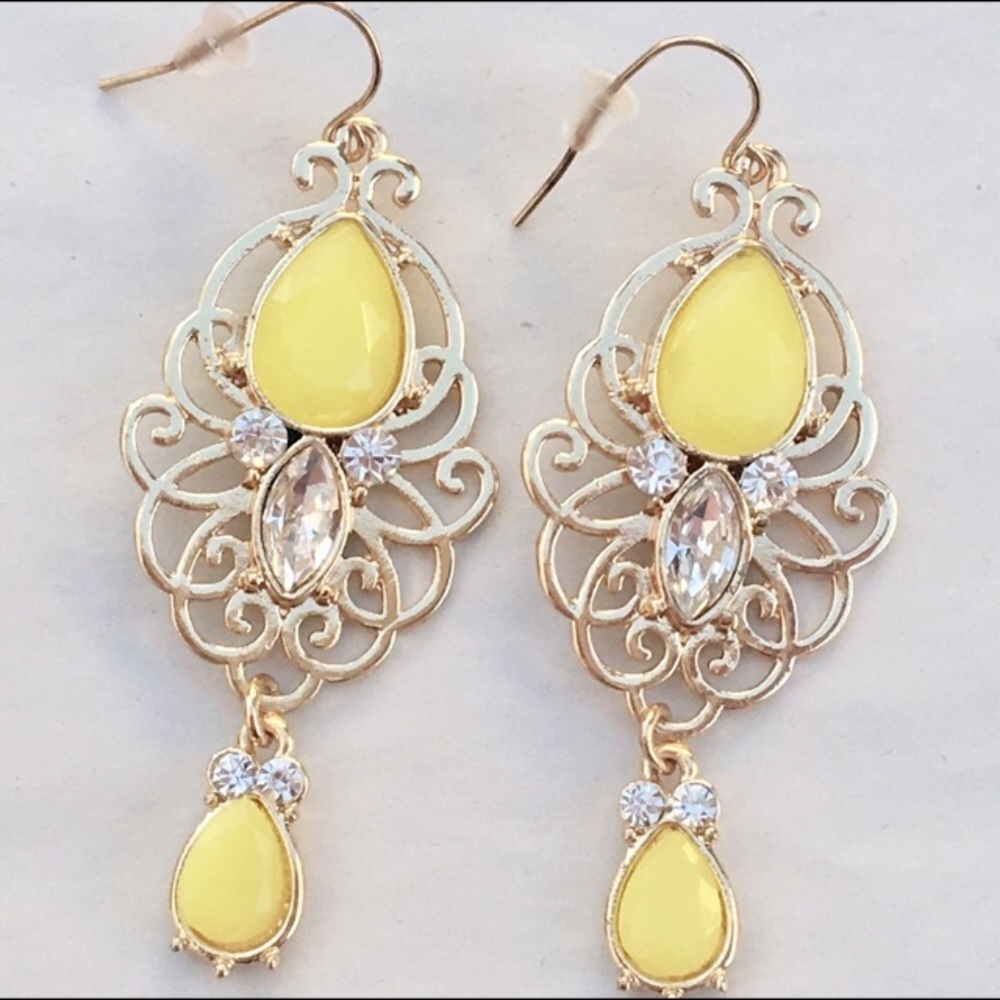 NWOT Statement Earrings