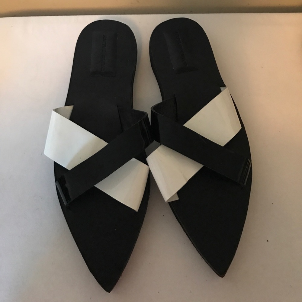 David gallan sandals size 9. - black & white
