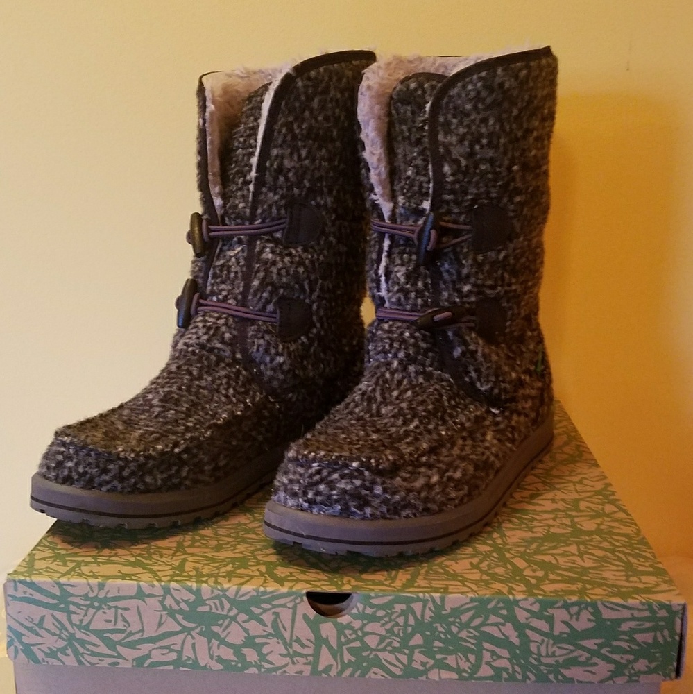 Sanuk Horizon Boots Size 8