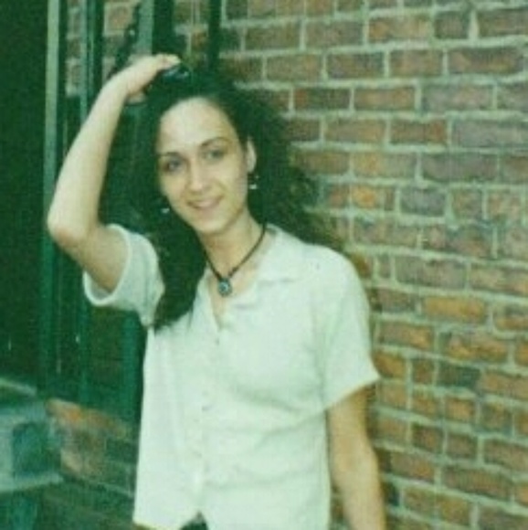 Accepting most offers !! Meet your Posher, Jessica - Picture 2 of 2