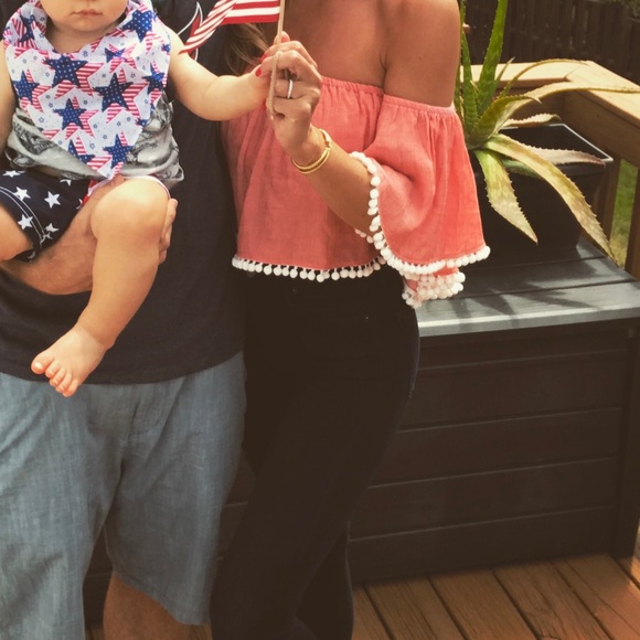 Cute off the shoulder top - Picture 4 of 4