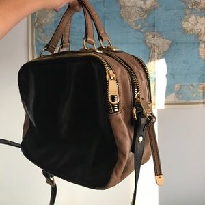 Like New Badgley Mischka Purse