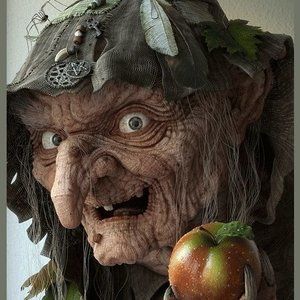 Meet your Posher, Youlanda