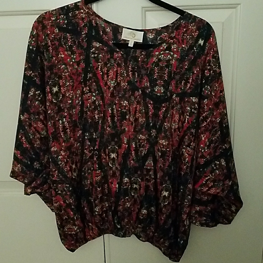 Batwinged light material shirt