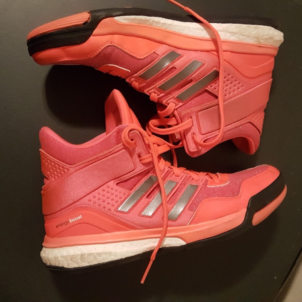 Womens Adidas High Top sz 9