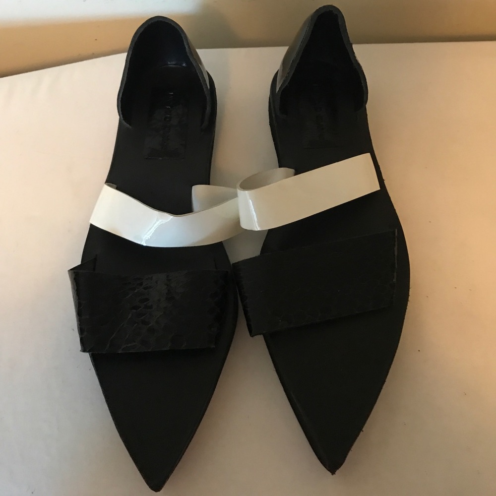 David gallan sandals size 8 - black & white