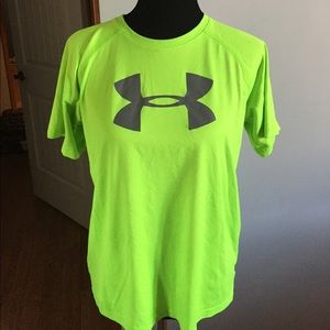 Under armour boys shirt size XL