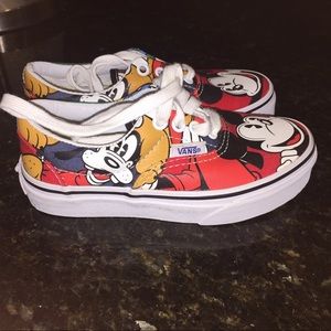 BNWT DISNEY VANS !!