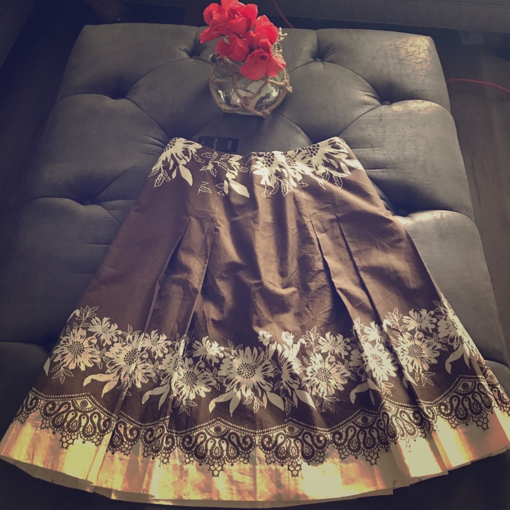 NWT size 2P Ann Taylor Loft Pleated Skirt