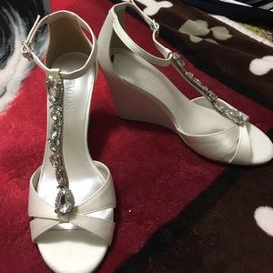 Davids Bridal wedges. NWOT