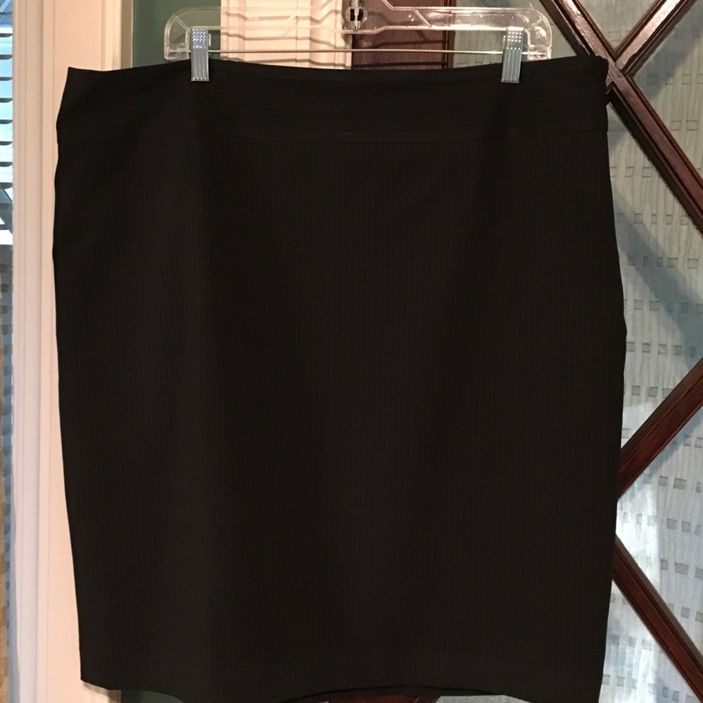 Liz Claiborne pin stripe, side zip, fully lined