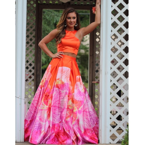 Jovani Size 2 - Picture 1 of 2
