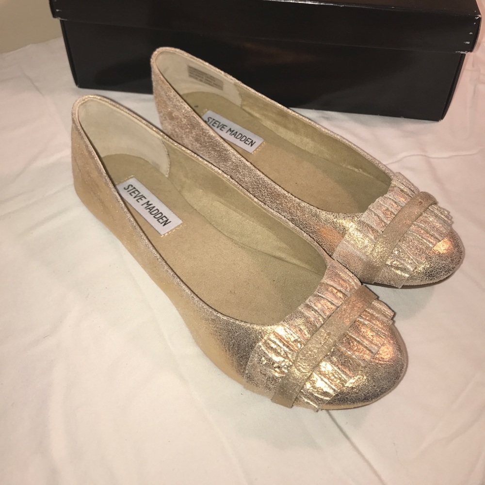 New Steve Madden Bomerang Gold Leather Flats