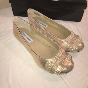 New Steve Madden Bomerang Gold Leather Flats