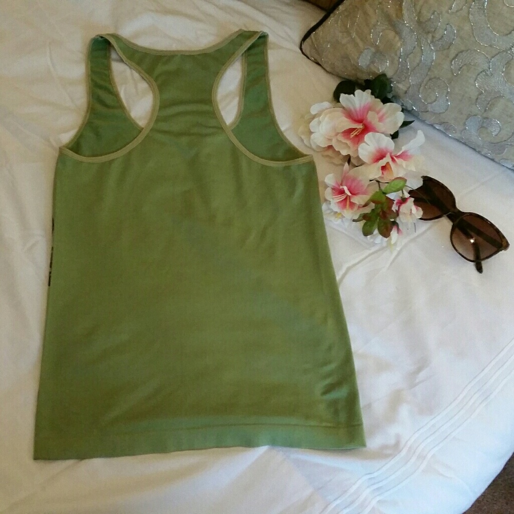Skull & Roses Workout Tank - Picture 2 of 2