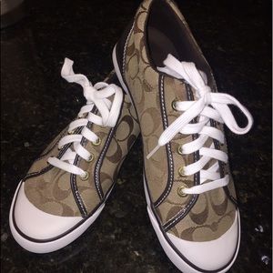 BNWT COACH SNEAKERS ❤️
