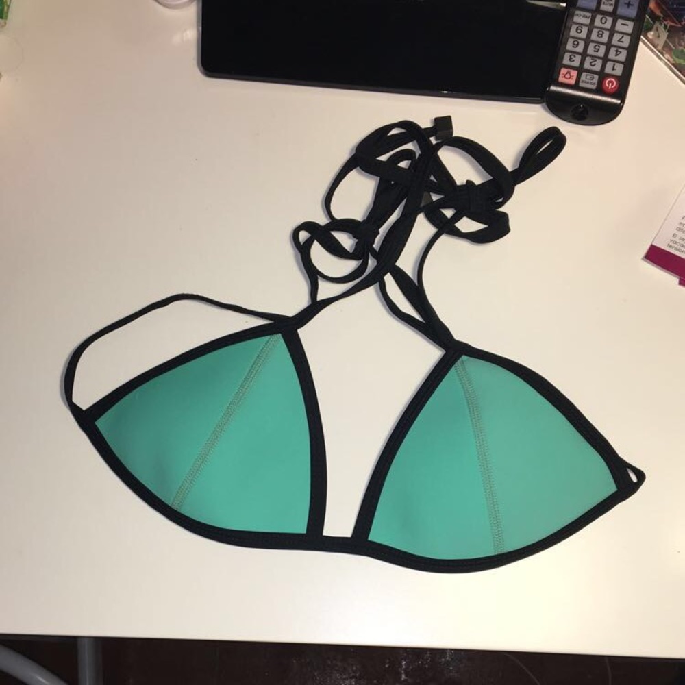 Triangl bikini top-- SOLD!--