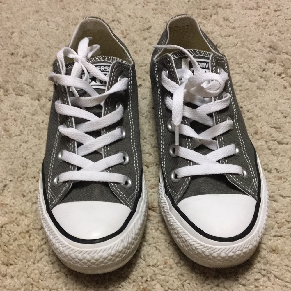 Gray converse shoes. Omg worn twice !