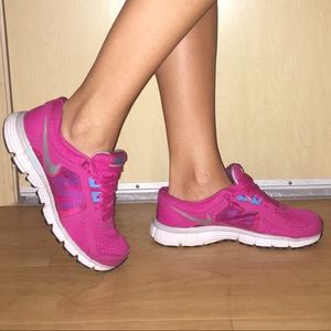 Nike shoes- pink