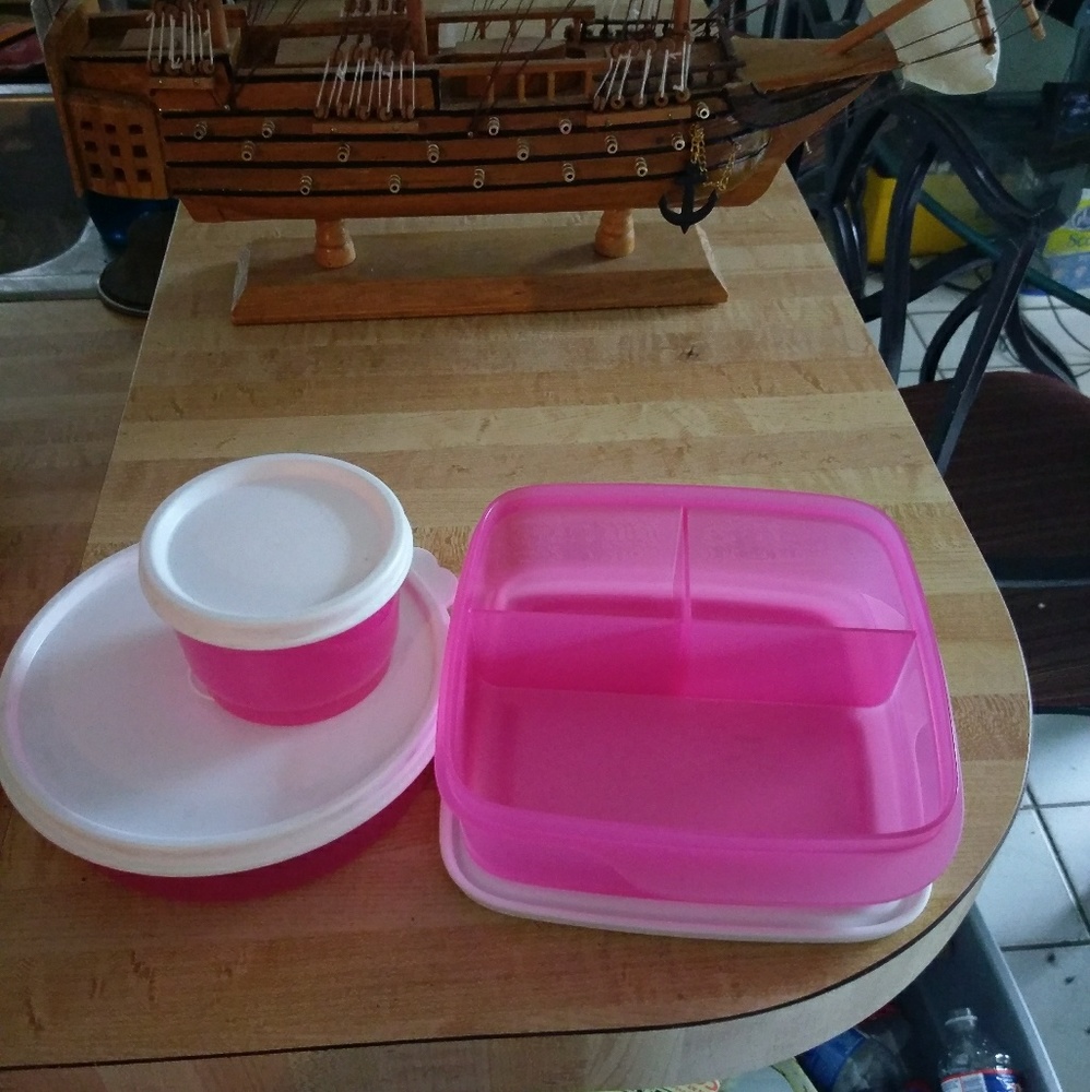 New 3 piece Tupperware lunch set