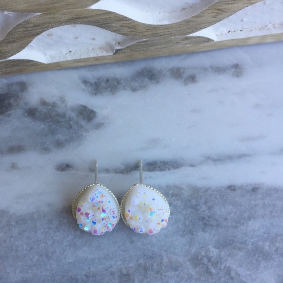 ❗️ONE PAIR LEFT❗️ Opal Teardrop Earrings - Picture 5 of 5