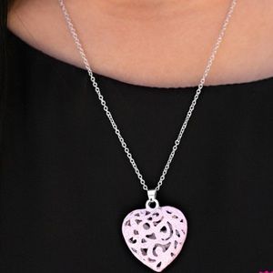 Necklace w/ matching earrings
