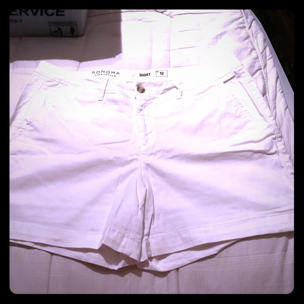 SONOMA LIFE + STYLE SHORT WHITE SHORTS SIZE 12