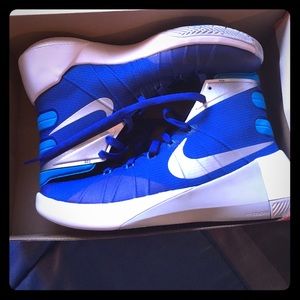 Blue hyper dunks sneakers