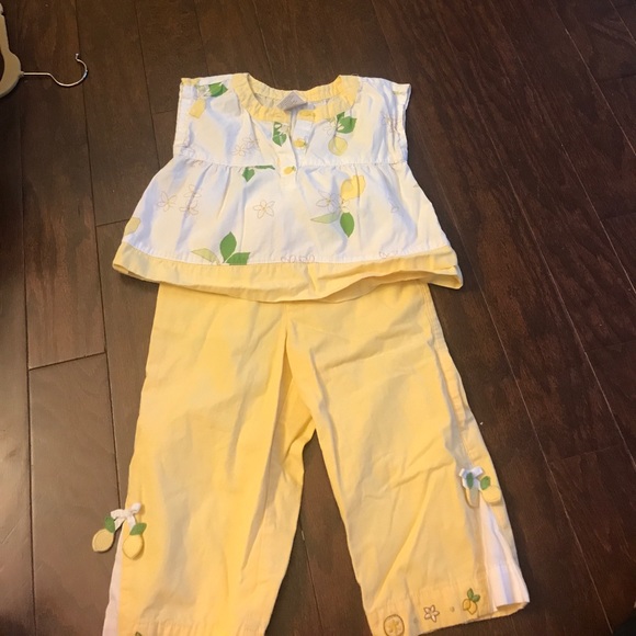 Gymboree Other - Gymboree outfit 18-24 month lemons 😁