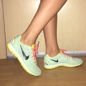 Nike shoes -mint