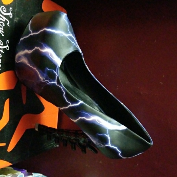 Heels - Picture 2 of 4