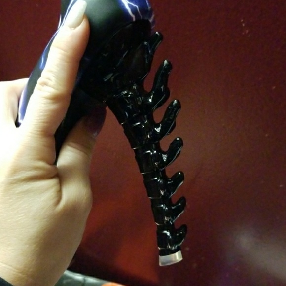 Heels - Picture 4 of 4