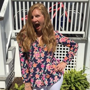 Lilly Pulitzer 100% Silk Floral Boston Top.