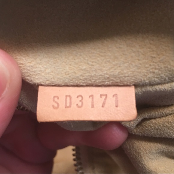 Authentic Louis Vuitton Evora MM in Damier Azur - Picture 8 of 8