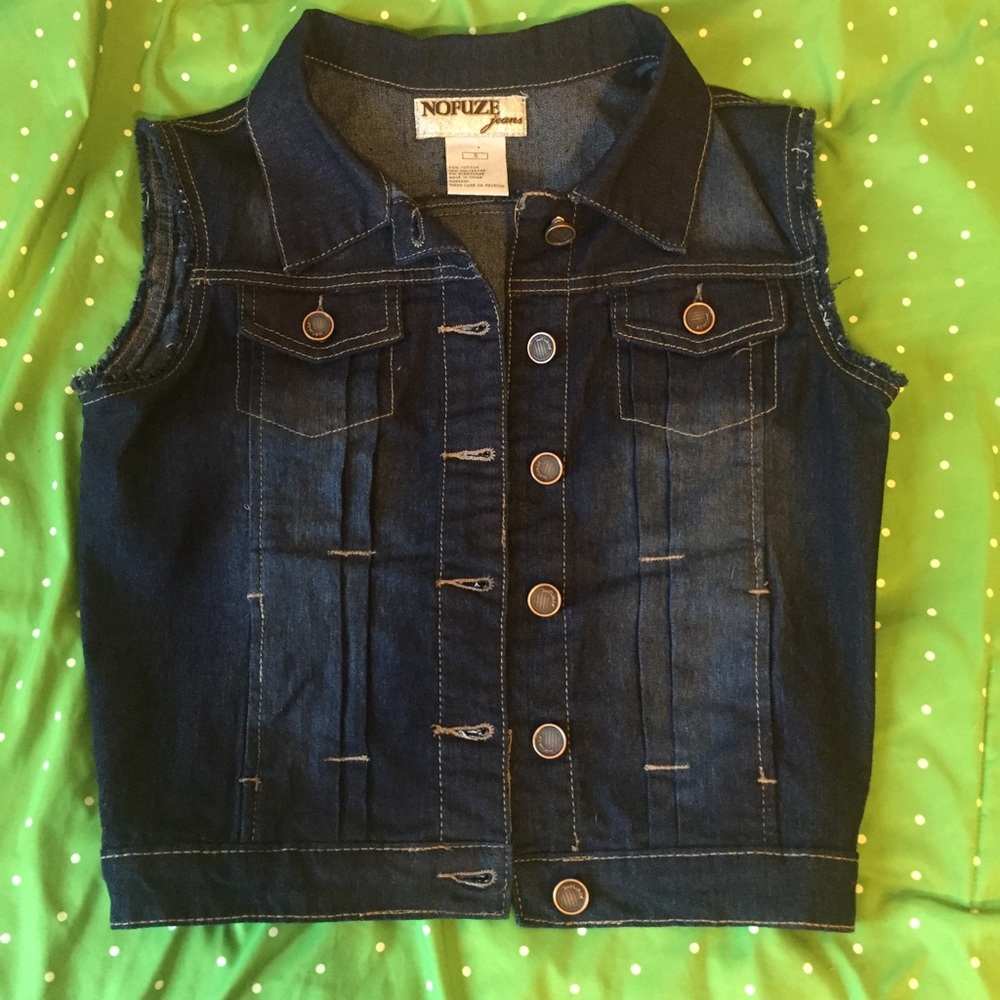 Sleeveless jean jacket