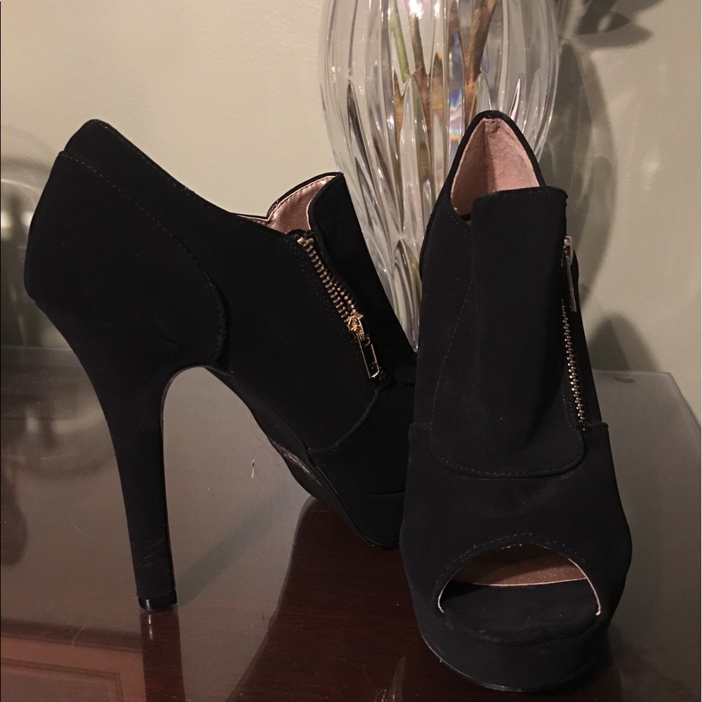 Black stiletto heels