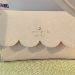 Kate Spade New York Lily Avenue flap wallet
